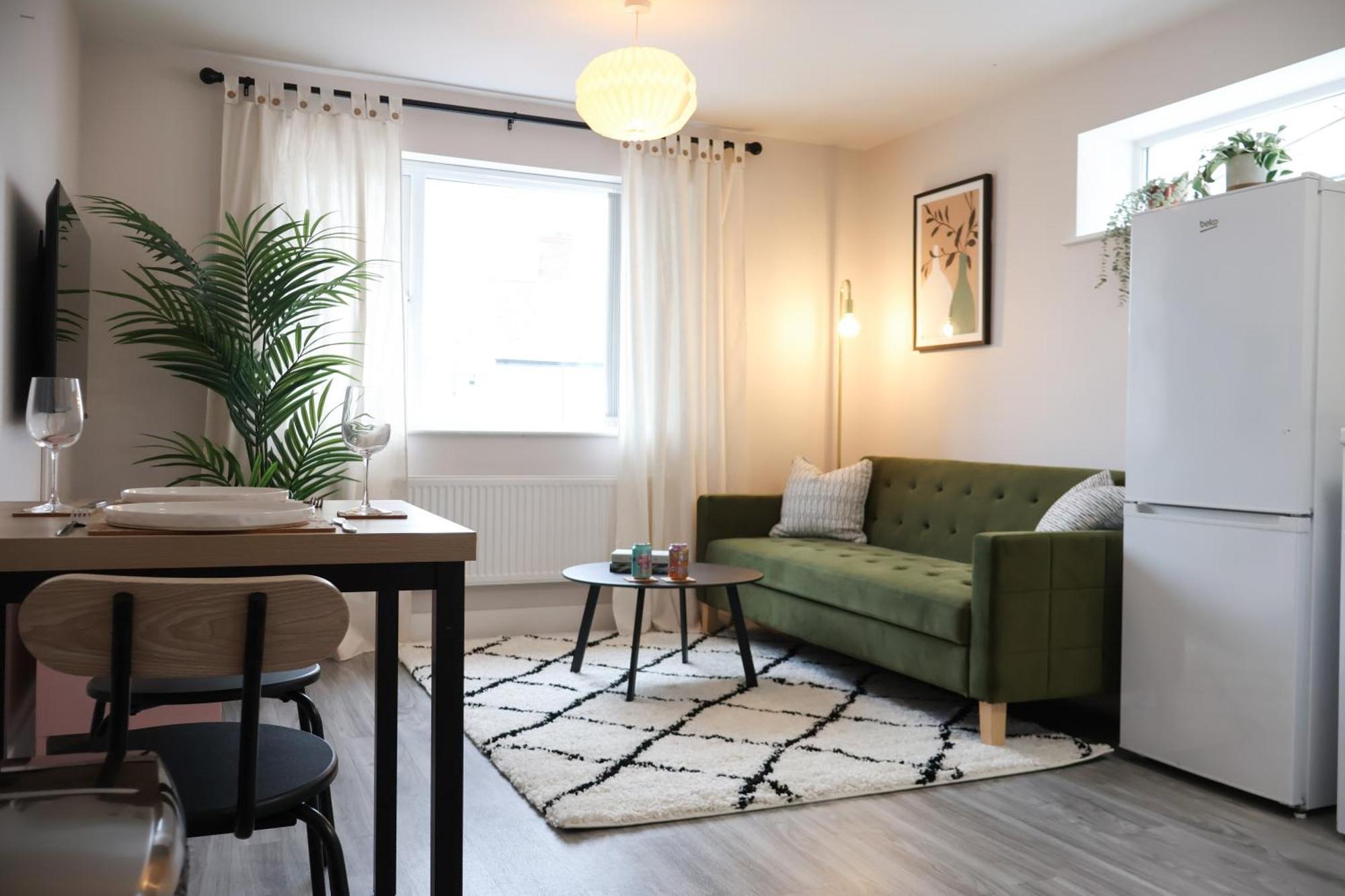 Cosy Flat In Near Independent Eateries Cardiff